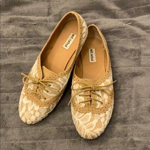 Lace flats